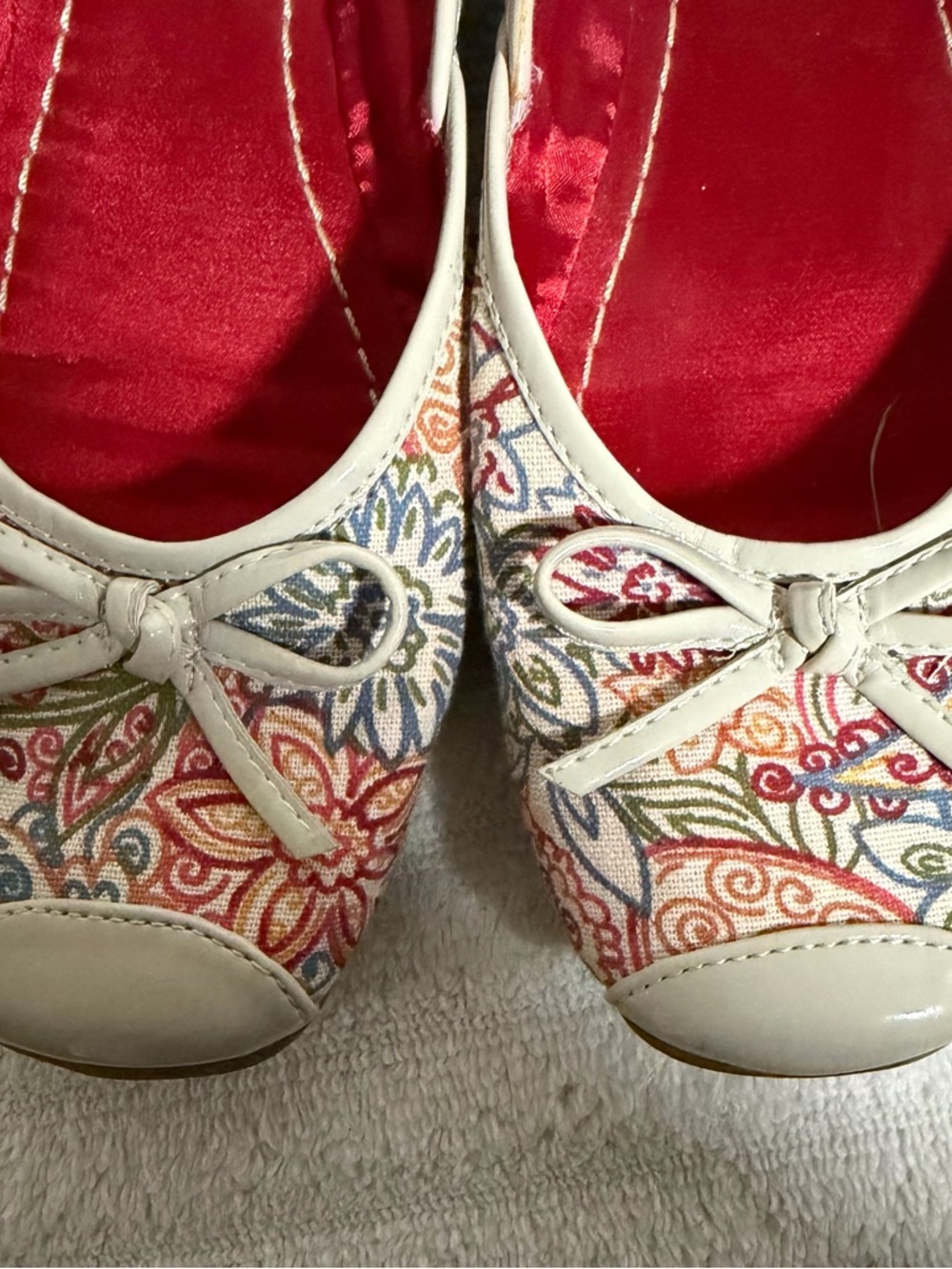 Sam & Libby Women Multicolor Paisley Ballet Flats with Ivory Trim 7M - Picture 2 of 6